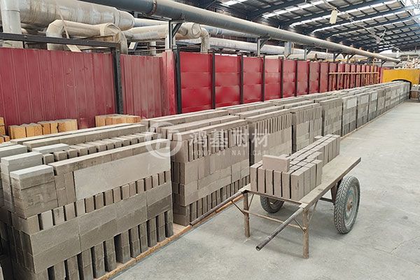 耐火磚損毀機(jī)理與主要影響因素